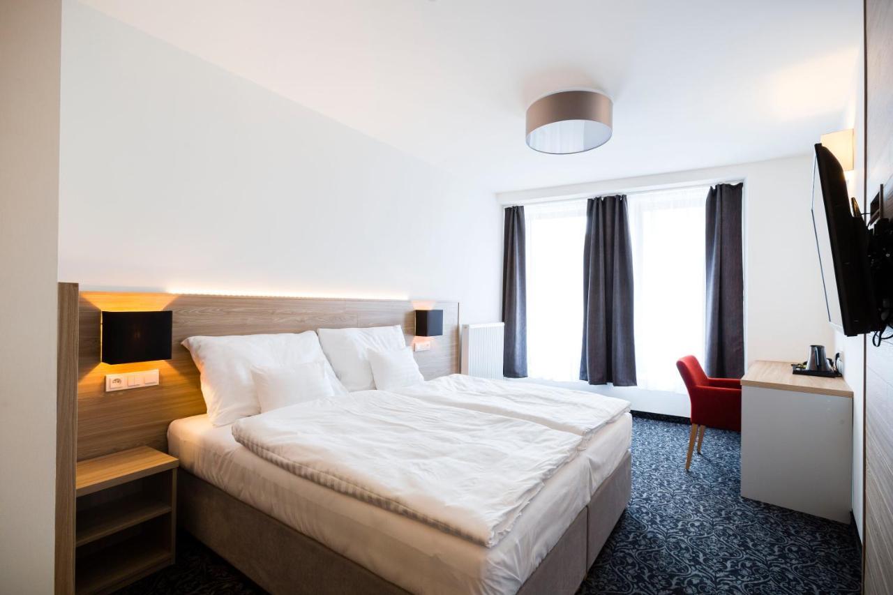 Hotel Koflik Страконіце Екстер'єр фото